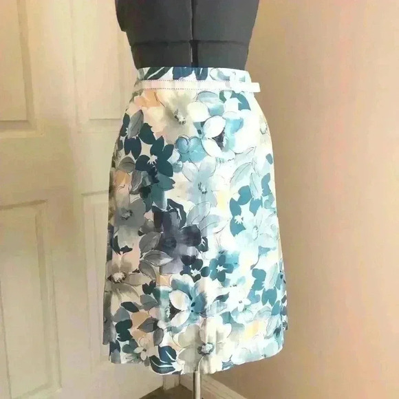 VTG LILY BLUE FLOWER A-LINE SKIRT SIZE MEDIUM - Picture 1 of 6
